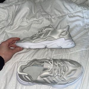 Adidas OZWEEGO sneakers